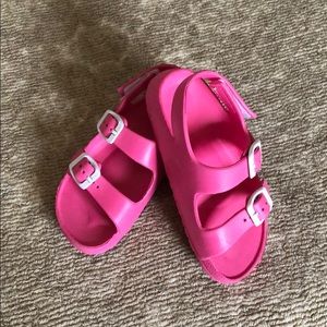Faux “rubber” birks